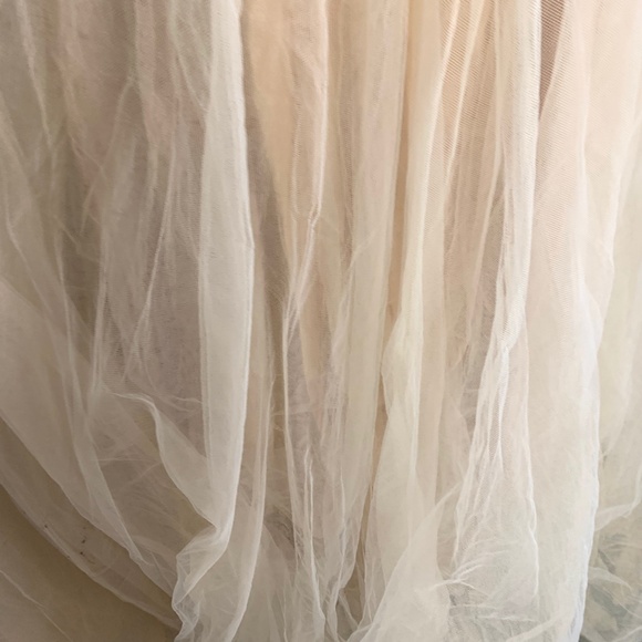 Dave & Johnny Glittering Gold and Cream Gown - Picture 11 of 16